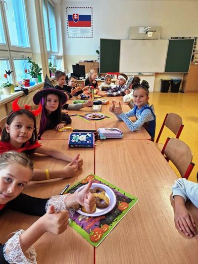 96b8589a 4f1a 4eec a085 ed18dbed1717